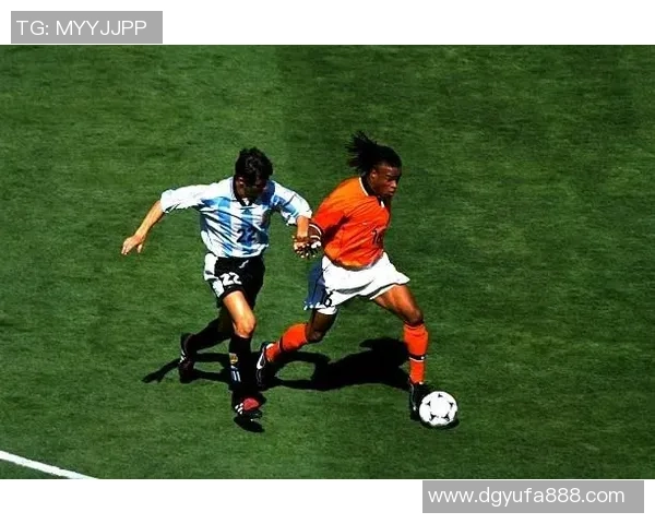 荷兰足球明星戴维斯的辉煌历程与未来展望 荷兰足球明星戴维斯的辉煌历程与未来展望