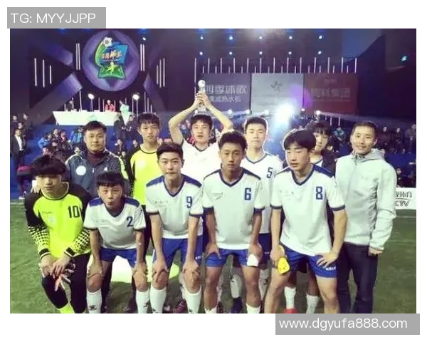 回归故里重拾梦想足球明星在村庄的感人故事与成长之路 回归故里重拾梦想足球明星在村庄的感人故事与成长之路