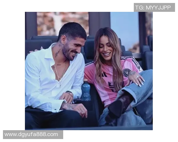 退役足球明星与电影女主的浪漫爱情故事揭示人生的转折与追寻